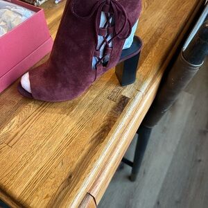 Brand new, never worn, burgundy heels.